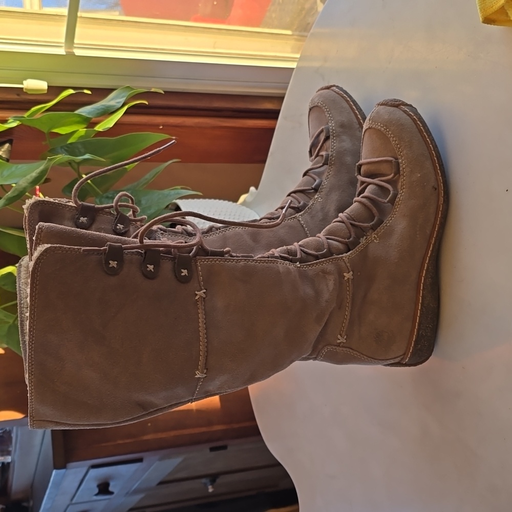 Timberland Hollace Tall Brown Boot Size: US 7.5 - Picture 2 of 8